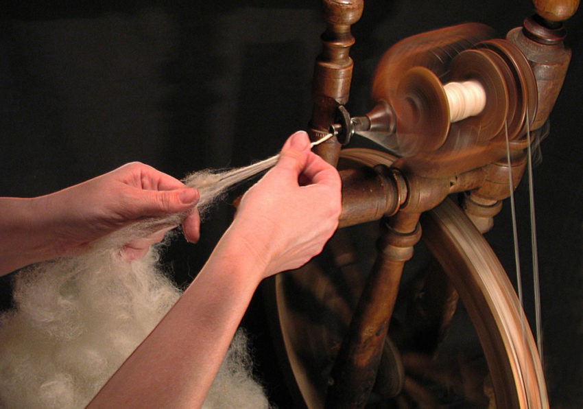 Пословицы на тему "прясть"