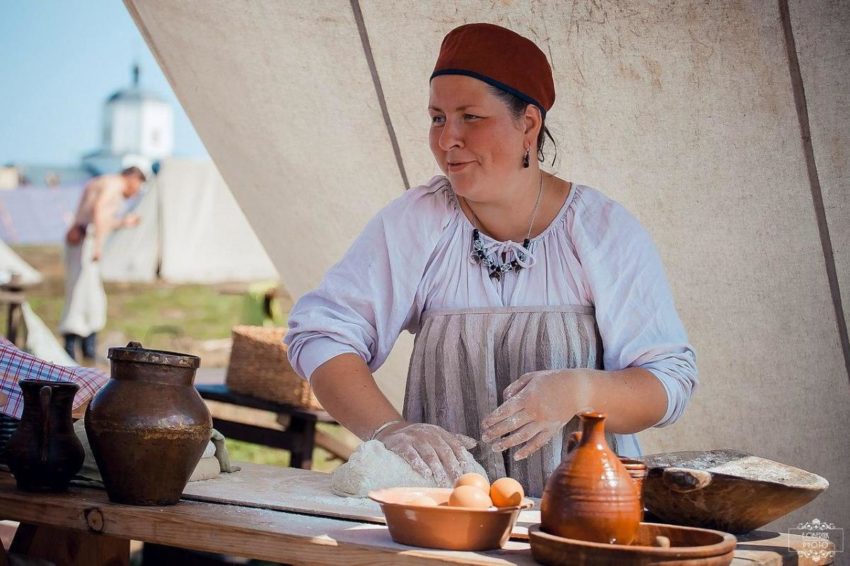 Пословицы про стряпуху 