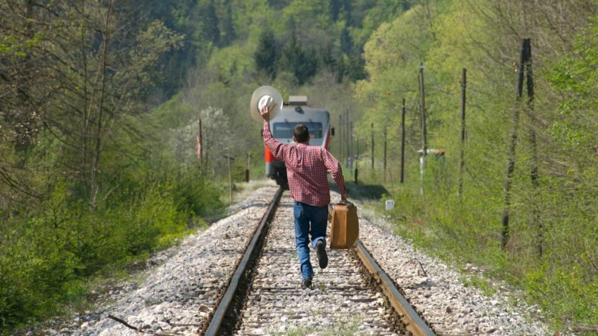 Пословицы на тему "отставать"
